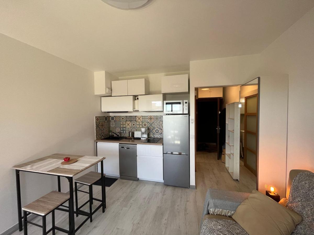 Charmant Studio Avec Terrasse Et Parking A Vence Zewnętrze zdjęcie