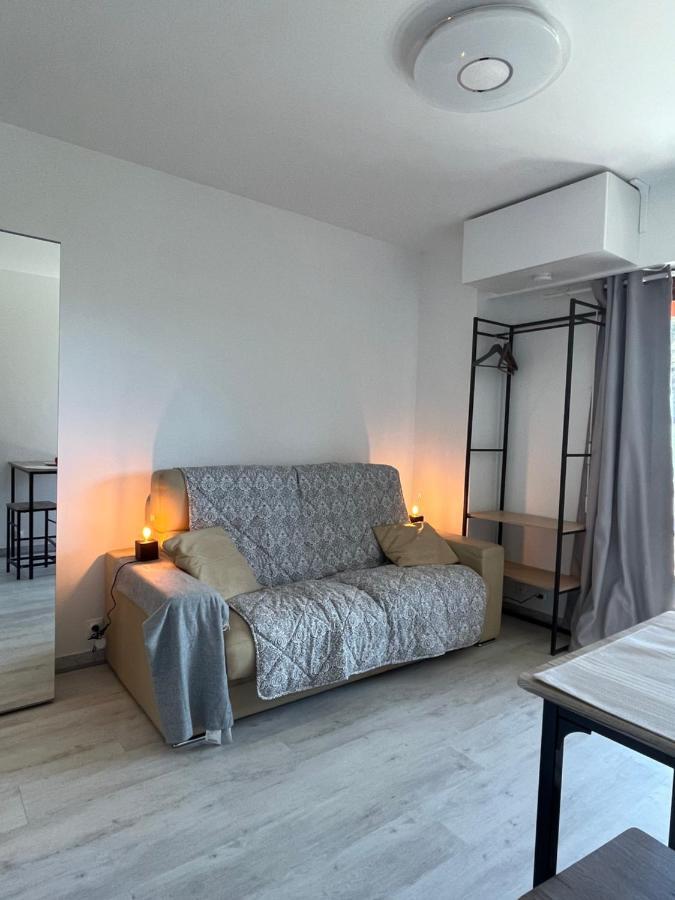 Charmant Studio Avec Terrasse Et Parking A Vence Zewnętrze zdjęcie